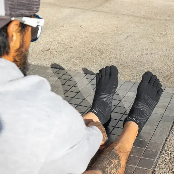 Injinji Run Lightweight No-Show Laufsocken Black Bild 3