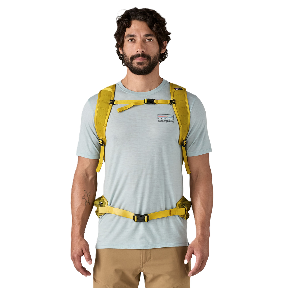 
                  
                    Patagonia Terravia Pack 22 L Graze Green Bild 4
                  
                